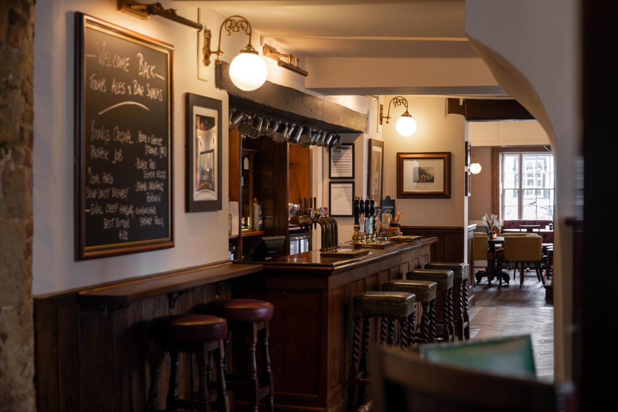 The Lamb Inn Hindon Екстер'єр фото