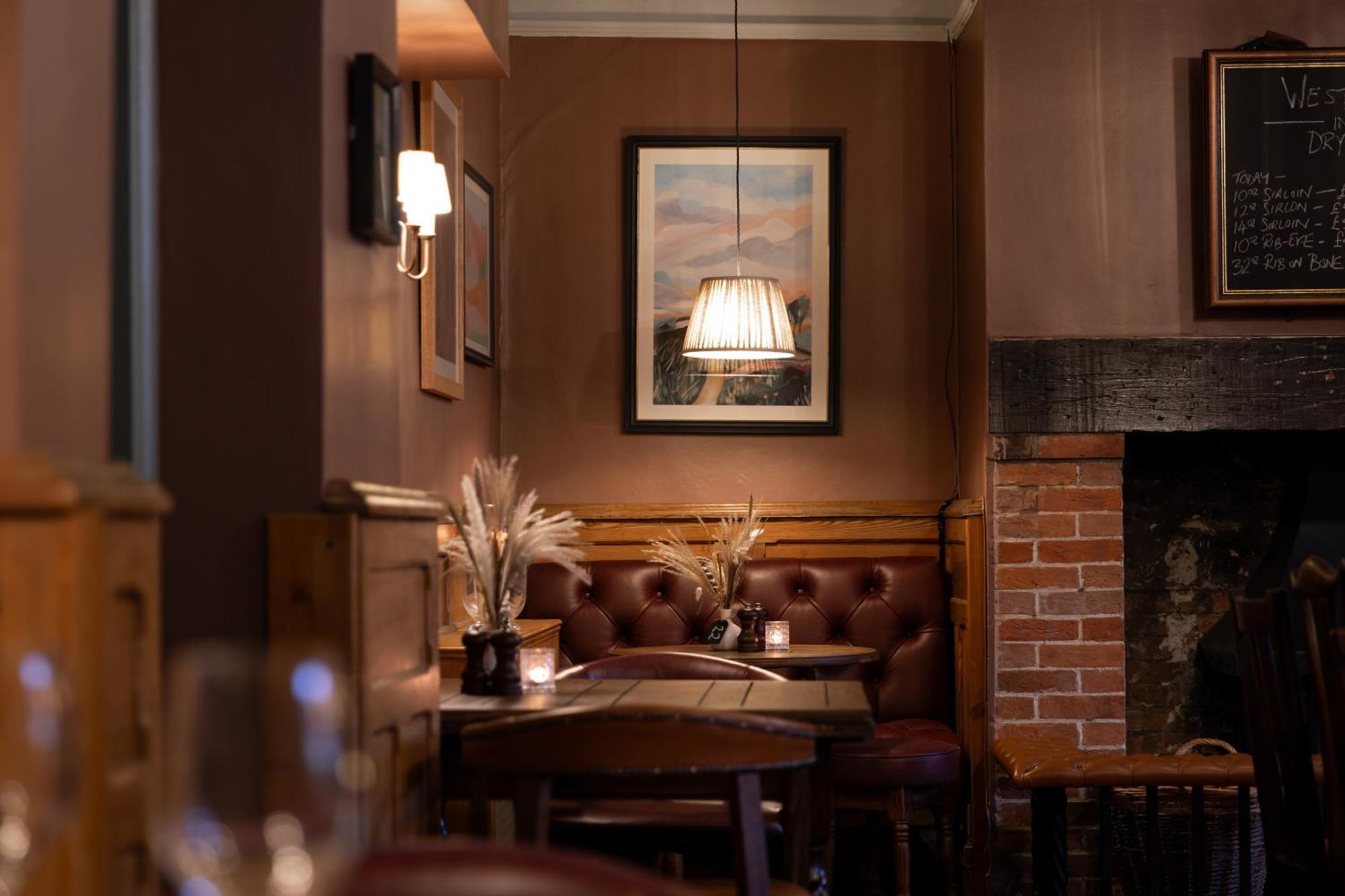 The Lamb Inn Hindon Екстер'єр фото